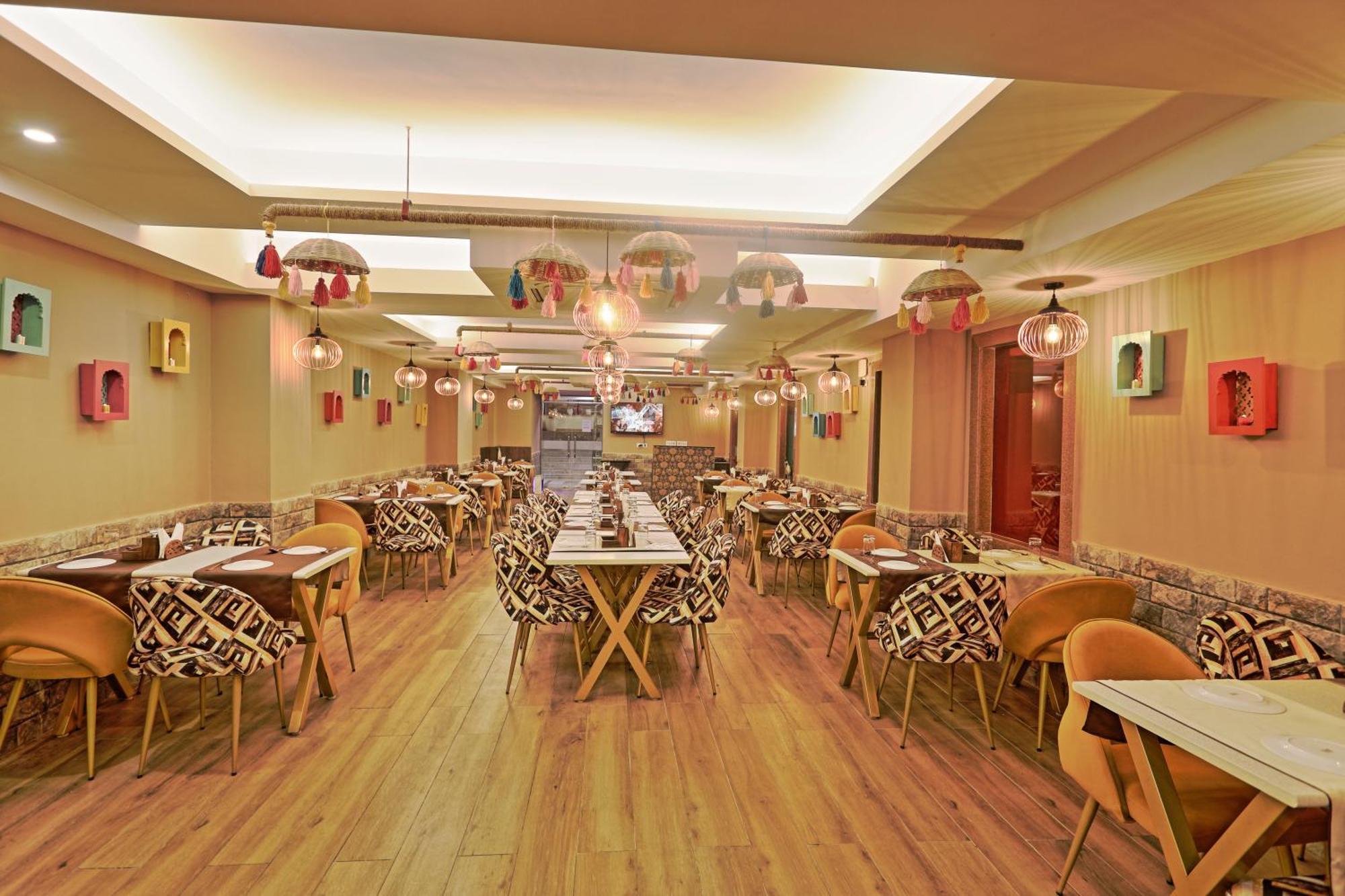 Hotel Cardinal Oxmo Delhi Airport New Delhi Exterior photo