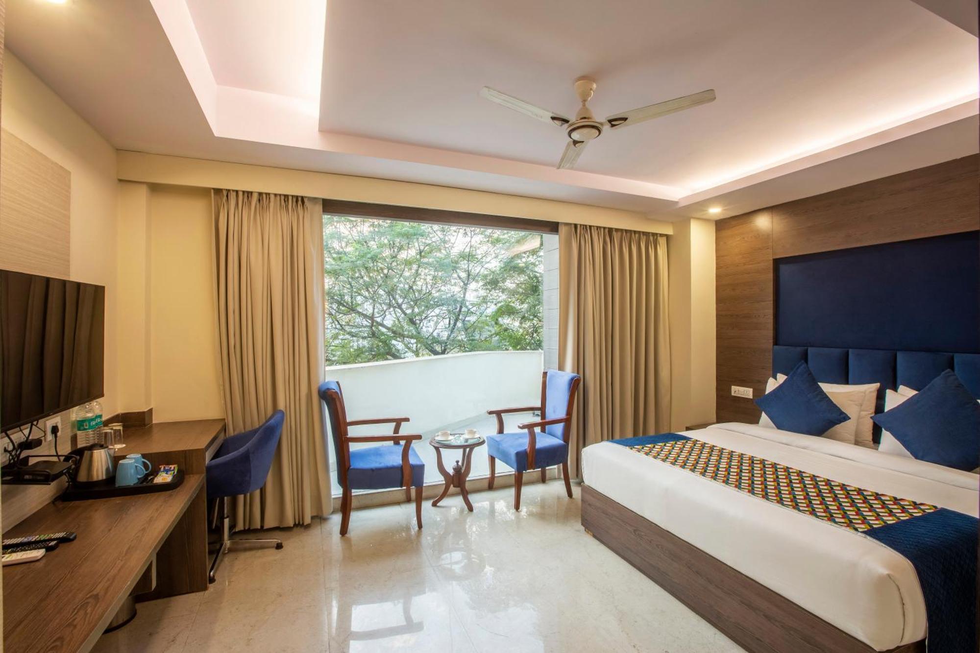 Hotel Cardinal Oxmo Delhi Airport New Delhi Exterior photo