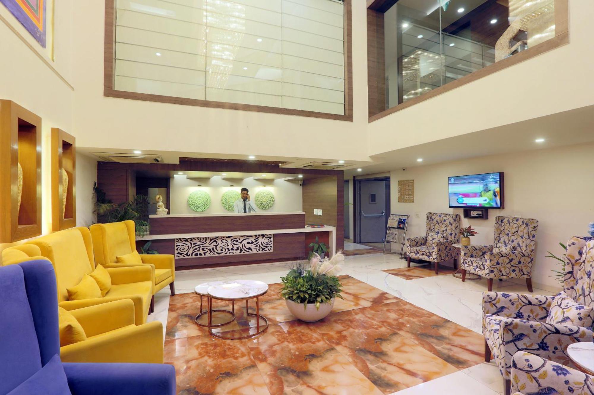 Hotel Cardinal Oxmo Delhi Airport New Delhi Exterior photo
