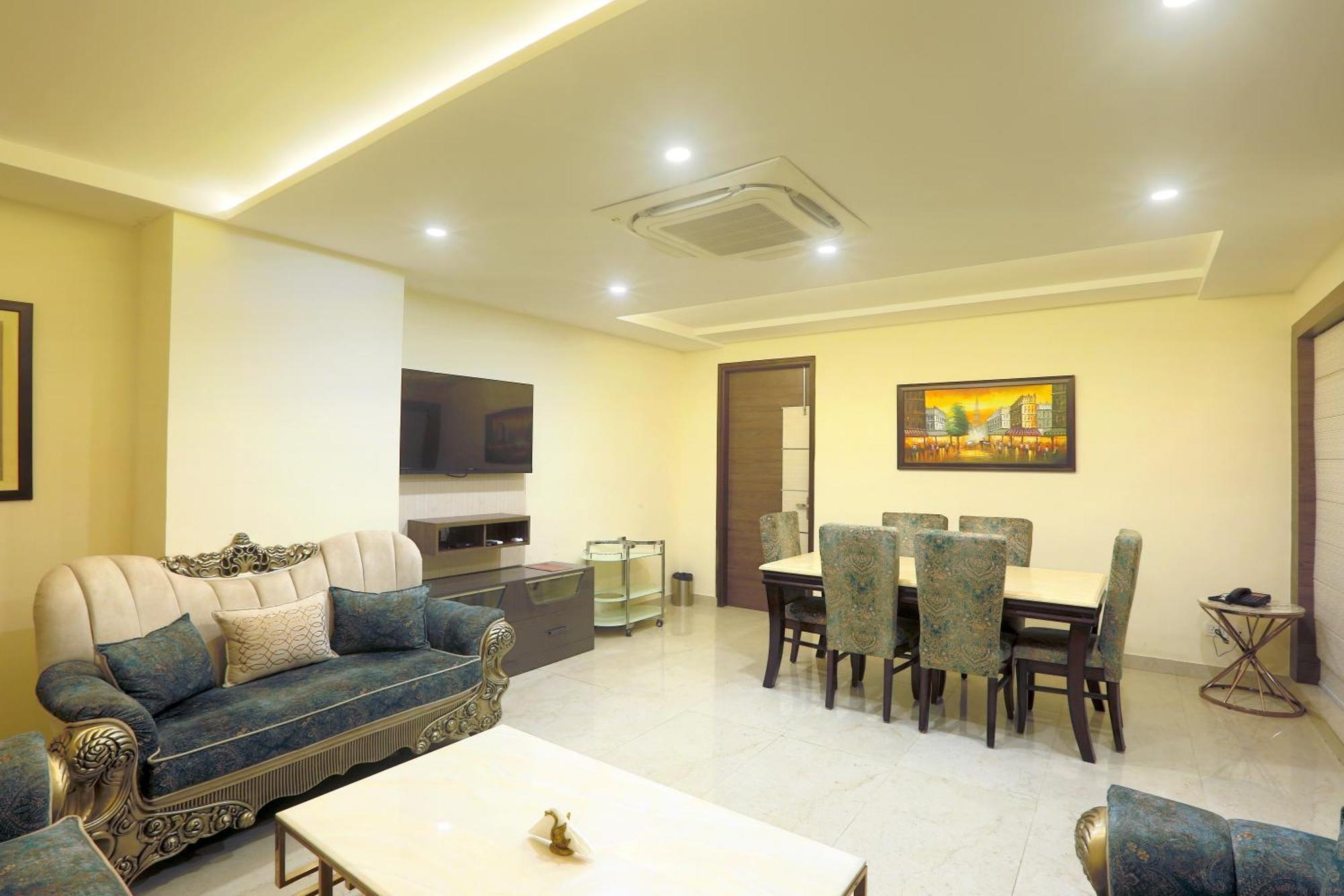 Hotel Cardinal Oxmo Delhi Airport New Delhi Exterior photo